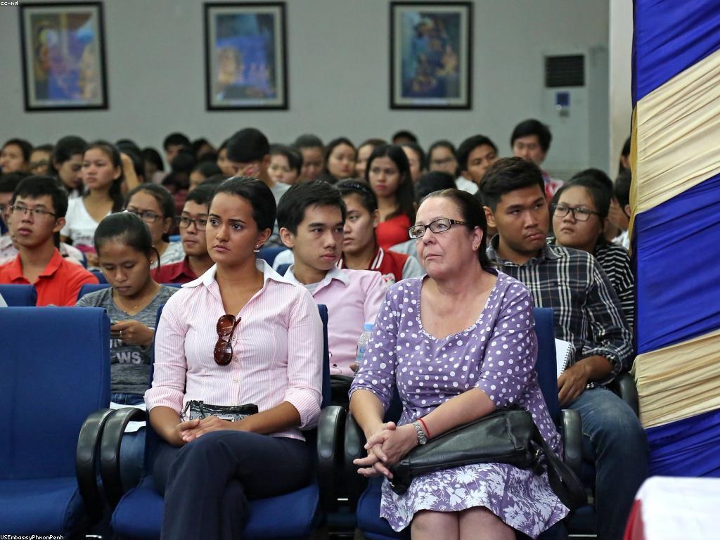 សំណួរញឹកញាប់៖ ព័ត៌មាន និងការឆ្លើយតប